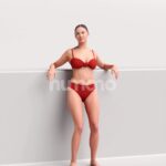 Posed 050-7516 Woman